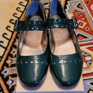 Donald J. Pliner Shiny Green Mary Jane Flats, Size 8.5